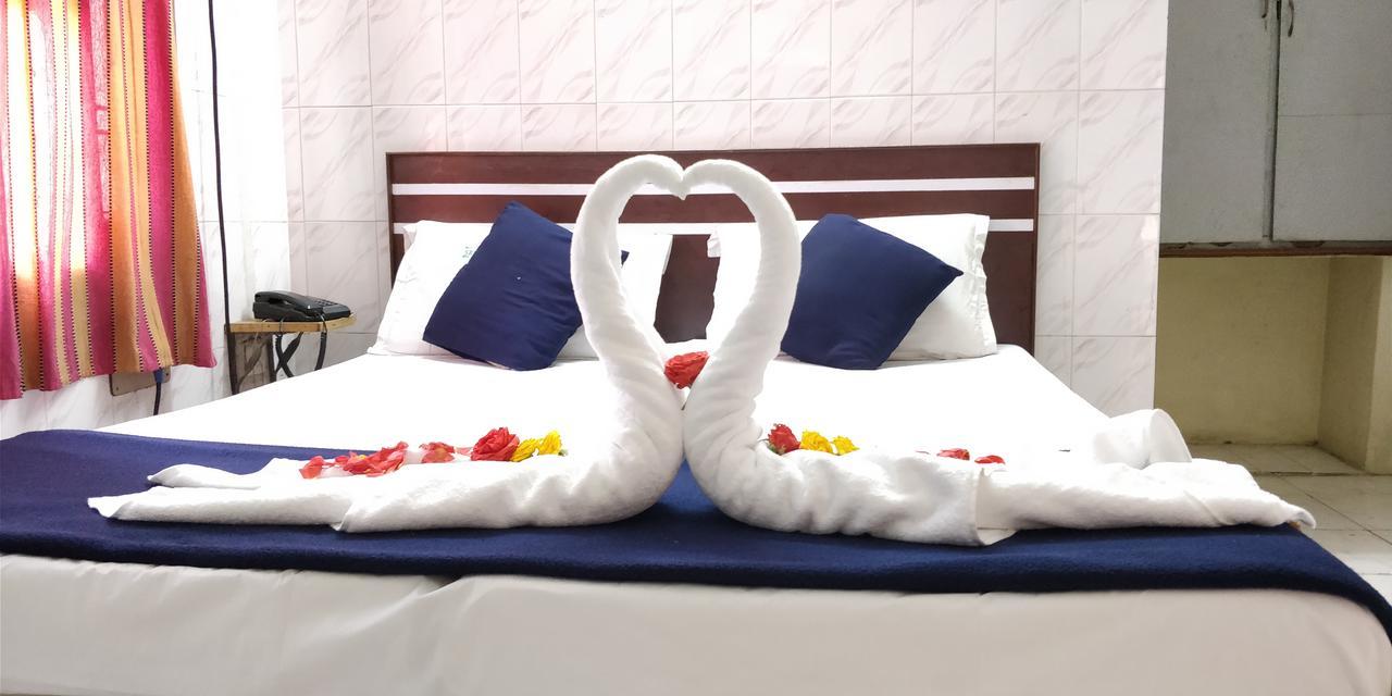 Sree Vaibhav Residency Hotel ตีรูปาติ ภายนอก รูปภาพ